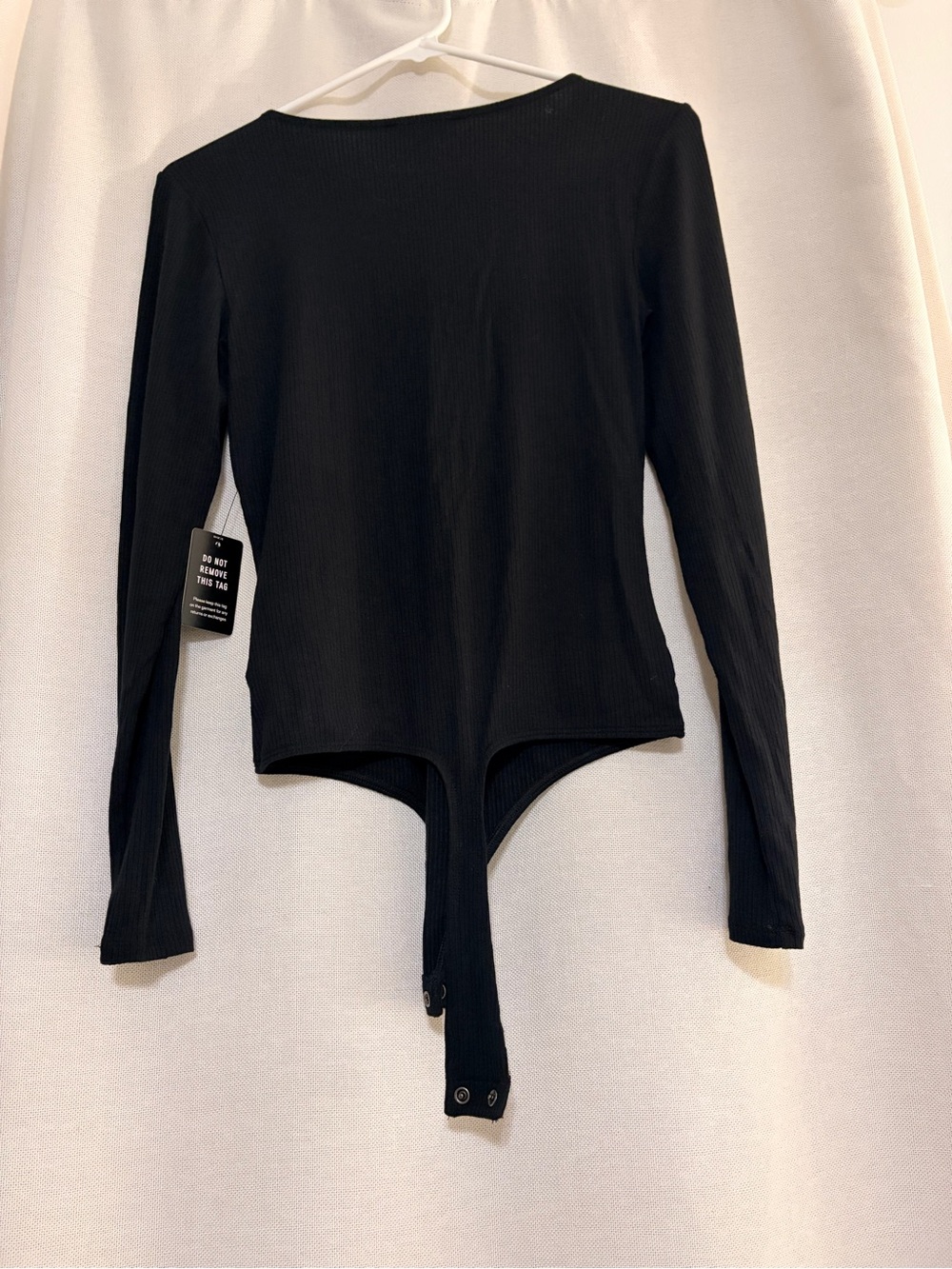 NWT women Express Black Ribbed Long-Sleeve Snap-Button Bodysuit SZ M